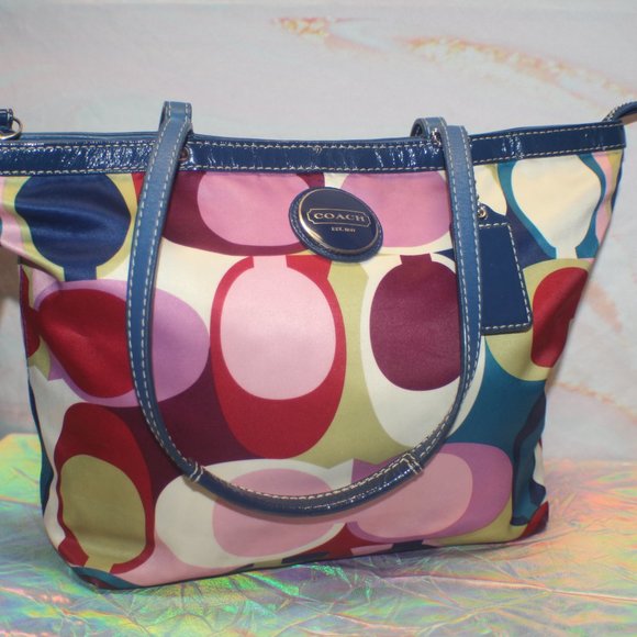 COACH SIGNATURE SCARF SATEEN TOTE - Picture 9 of 9